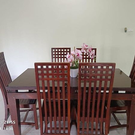 Homestay Yasmeen Marang Buitenkant foto